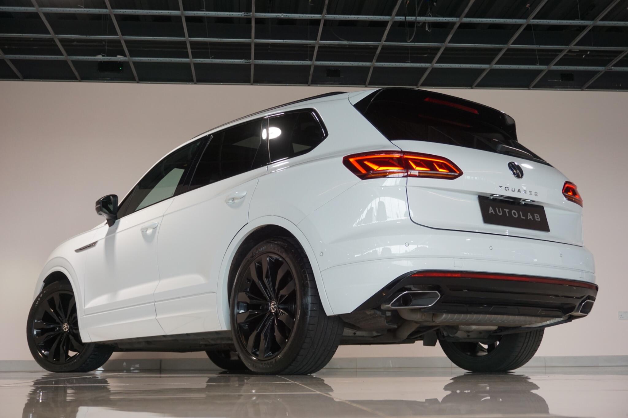 Volkswagen Touareg 3.0 TDI V6 Black Edition SUV 5dr Diesel Tiptronic 4Motion Euro 6 (s/s) (231 ps)